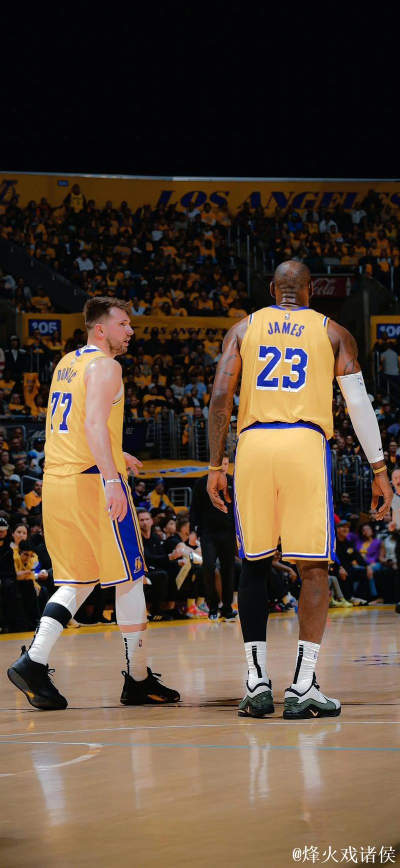 詹姆斯19+15东契奇35分 湖人负马刺无缘NBA杯四强 詹姆斯19+15东契奇35分 湖人负马刺无缘NBA杯四强